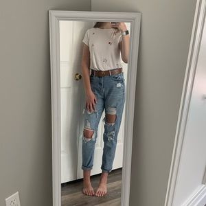 🌿 American Eagle Embroidered Flower T-Shirt (M)